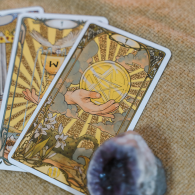 One Burning Question, One Powerful Answer: Virtual Tarot Insight - Free Yourself